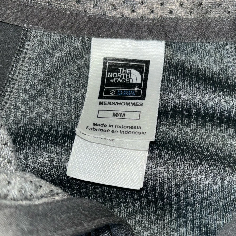 The North Face Mens 1/4 Zip Pullover  Sz M Gray Outdoor Activewear